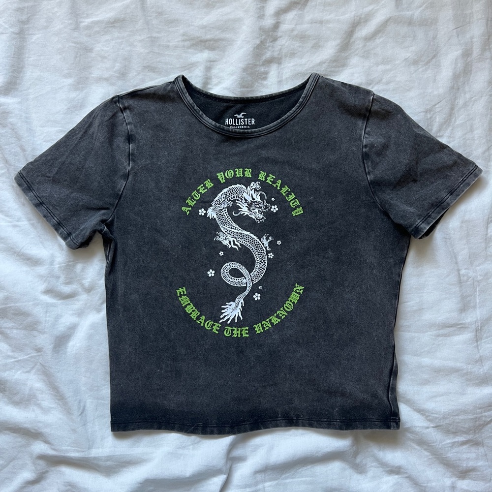 Hollister Graphic Tee Crop Top